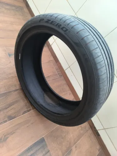 PNEU PIRELLI PZER0 225/40R19 BMW SERIE 3