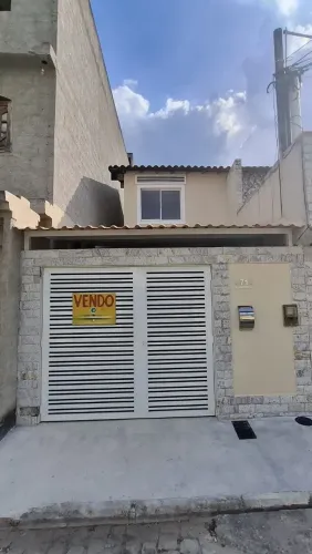 VENDO BELÍSSIMA CASA NO CONDOMINIO GREEN PARK !! 