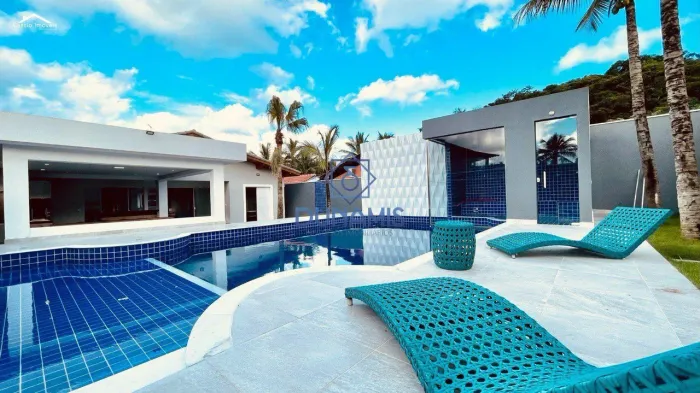 EXCELENTE CASA EM CONDOMÍNIO FECHADO - JARDIM ACAPULCO - 3 dormitórios