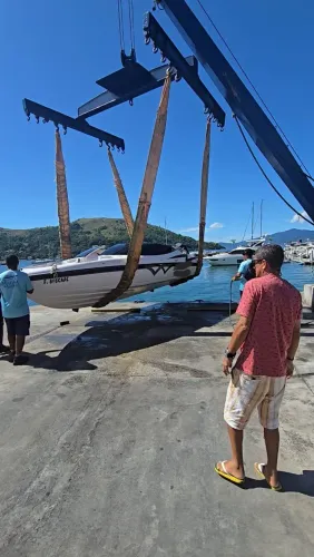 Lancha 19 pés