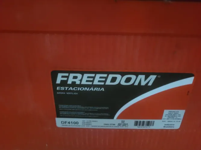 Bateria estacionaria freedom 240ah
