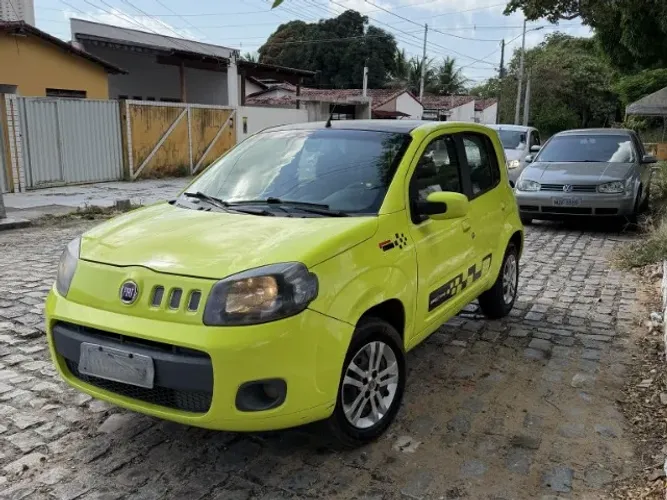 Fiat Uno Vivace Celeb. 1.0 EVO F.flex 8V 5P 2012
