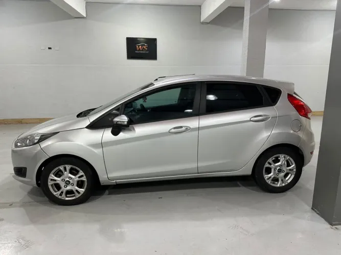 Ford Fiesta 1.6 16V Flex Aut. 5P 2014