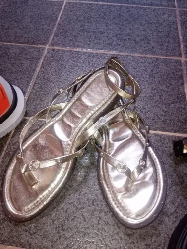 Vendo esses sapatos 