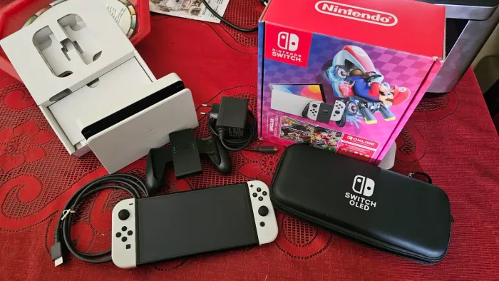 Nintendo switch oled + Jogos + Joycon