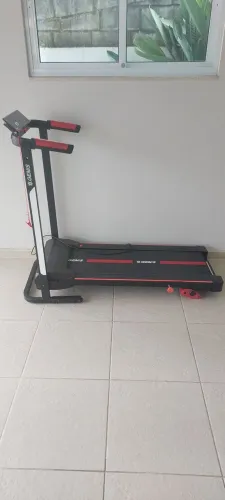 Esteira muito nova