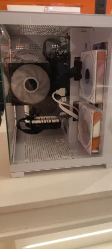 PC Gamer Ryzen 5 5500 + RX 580 | 16GB RAM