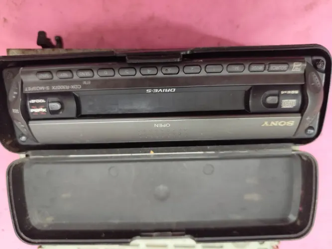 Sony xplod CDX drive-s radio