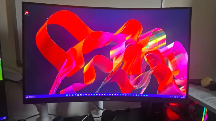 Monitor Gamer Curvo AOC AGON QUAD 32" 180Hz 0,5ms<br><br>HDR10 CQ32G4E Preto