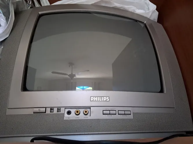 Doação de tv Philips