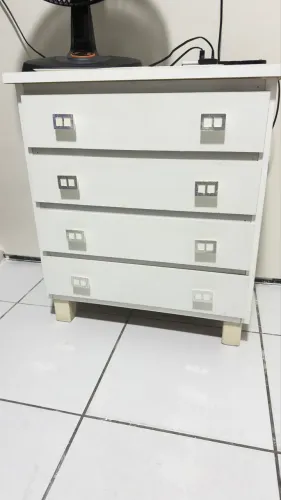 Cômoda 4 Gavetas em perfeito estado
