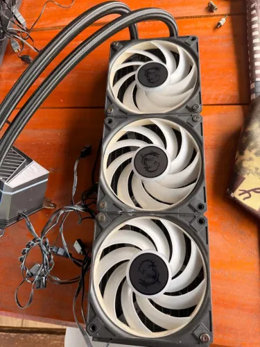 Water cooler 360mm MSI