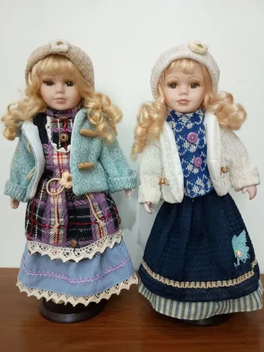 Antigas bonecas em porcelana