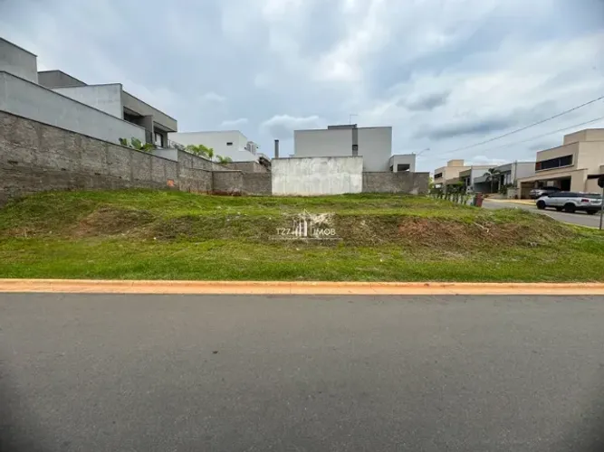 Oportunidade, lote Jardins Capri com 427,31 m² - Quitado e Registrado R$ 320.482,00 Qd-15