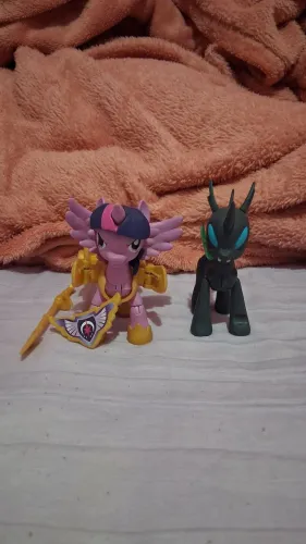 My Little Pony Guardians of Harmony - Twilight Sparkle vs Changeling