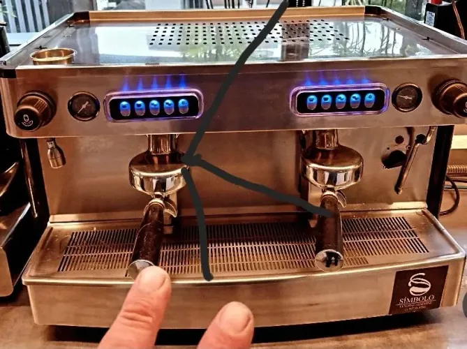 Manutenção em máquinas p café espresso profissional
