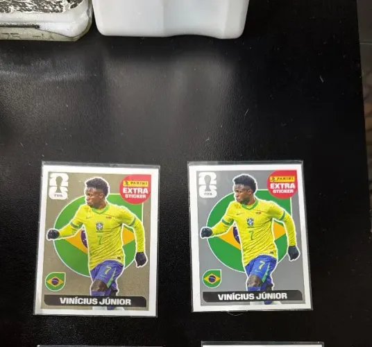 Figurinha extra Vini ouro + Vini prata