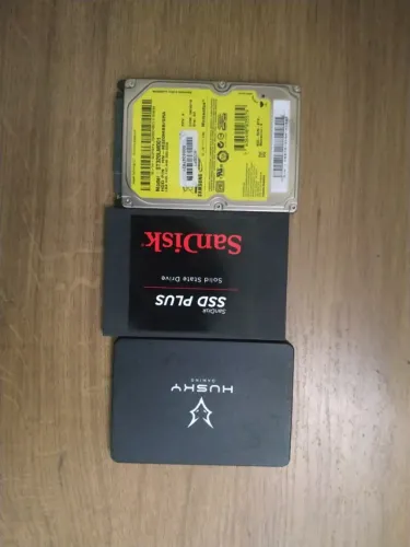 Lote de HDs e SSDs de Notebook