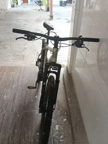 Bicicleta Aro 29 Trust - 24 Vel. Câmbios Shimano Cor Prateado/Preto