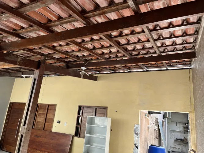 ESTRUTURA E TELHAS, ÁREA / GARAGEM PRONTA . PADRÃO CASAS DE CONDOMÍNIO NO BENEDITO BENTES