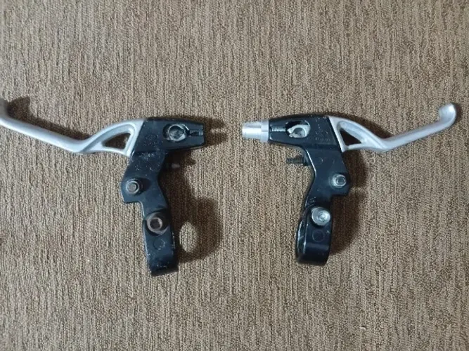manetes de alumínio logan de bicicleta usado em bom estado uso geral