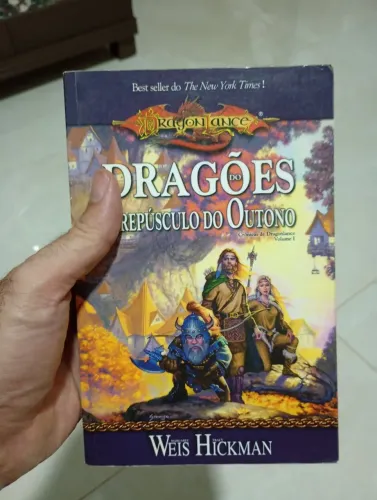 Livro DRAGON LANCE - Dragões do crepúsculo de outono (Margaret Weis e Tracy Hickman)