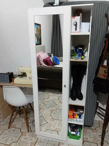 Sapateira com espelho grande