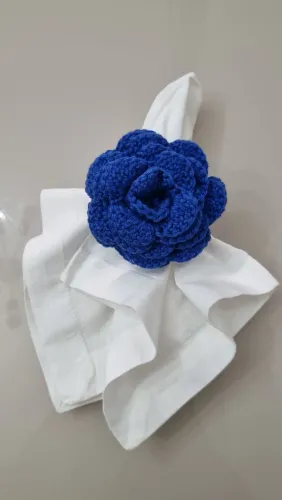 Porta guardanapo - Flor azul em crochê