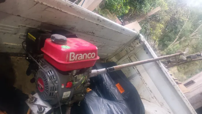 Motor e rabeta p barco..7hp