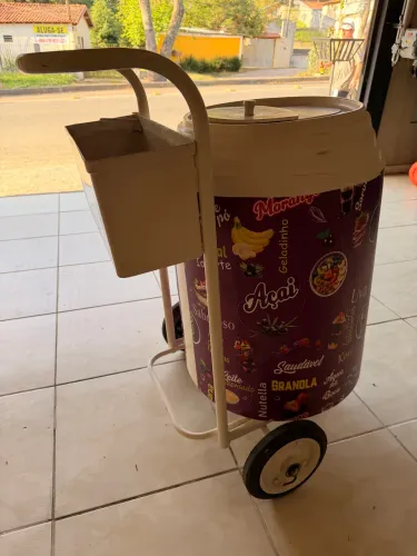 Carrinho açaí, sorvete