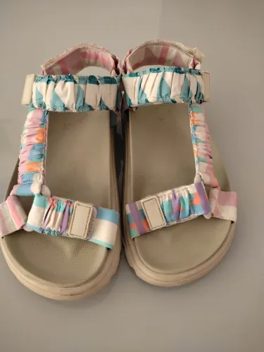 Sandália infantil Zara 