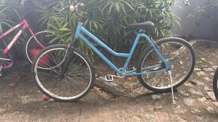 Quadro antigo de bike as peças vão de brinde