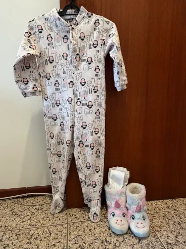 Pijama e Pantufa - Roupa Menina 4/5 anos