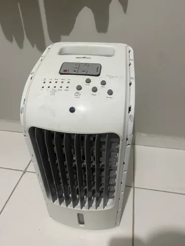 Climatizador Britânia usado