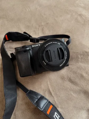 Câmera Sony A6400 Mirrorless Com Lente 16-50mm + 5 Baterias