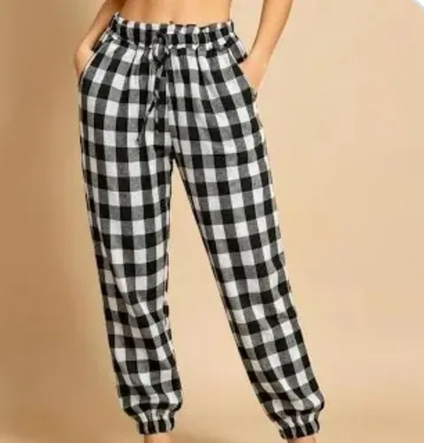 Calça xadrez jogger