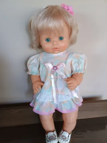 Boneca importada
