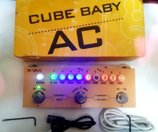 Pedaleira M-Vave Cube Baby AC para Violão (Bluetooth / IR / Bateria Recarregável)