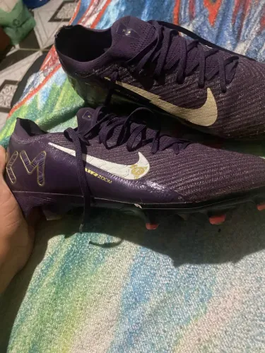 Chuteira Campo Kylian Mbappé Nike Zoom Mercurial Vapor 16 Elite