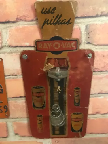 Testador, display de pilha e caixa rayocac anos 50