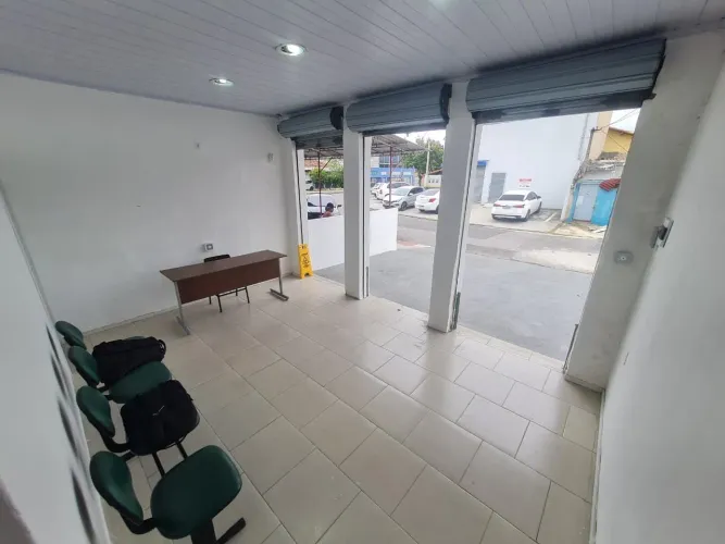 Loja Comercial em Bangu - 4 salas 1 banheiro