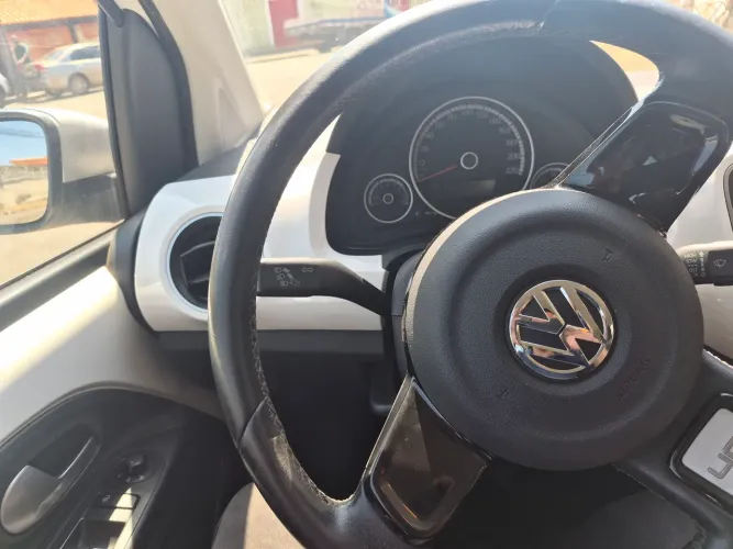 Volkswagen Up! Cross 1.0 TSI Total Flex 12V 5P 2017