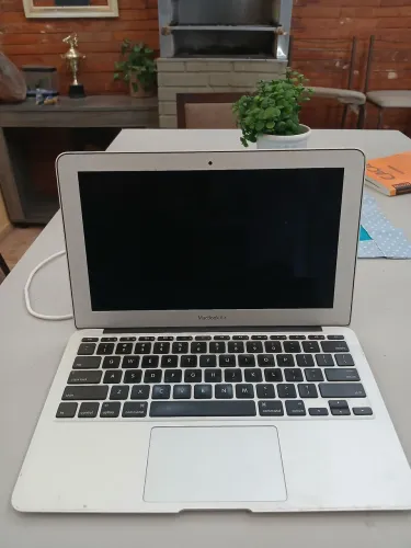 Apple MacBook Air. 