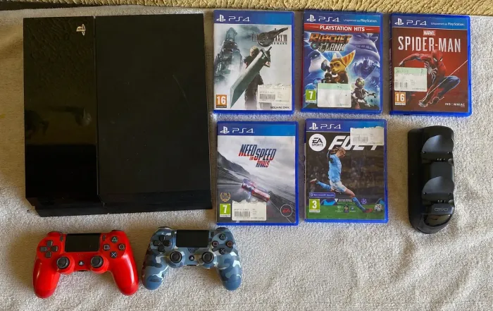 PS4 + 2 controles + 5 jogos + base carregadora - kit completo