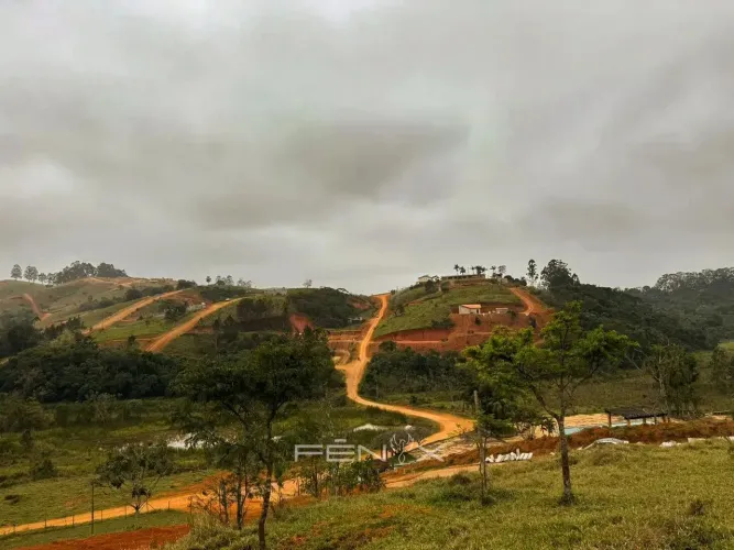 LOTES AMPLOS EM IGARATÁ/SP