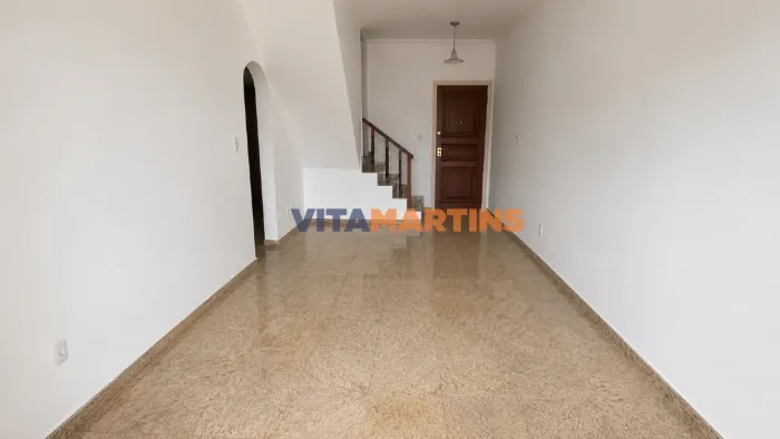 Cobertura duplex com 3 quartos (2 suítes) à 300 metros da Praia do Forte em Cabo Frio/RJ -