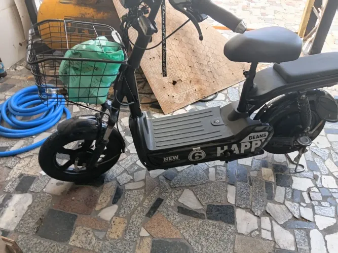 Moto elétrica ano 2026 110 Voltz 150 cilindradas velocidade 32 kilometros p/ hora  