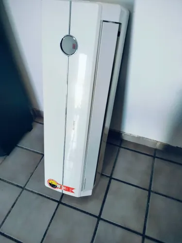 Evaporadora Gree 9.000 btus Semi-Nova