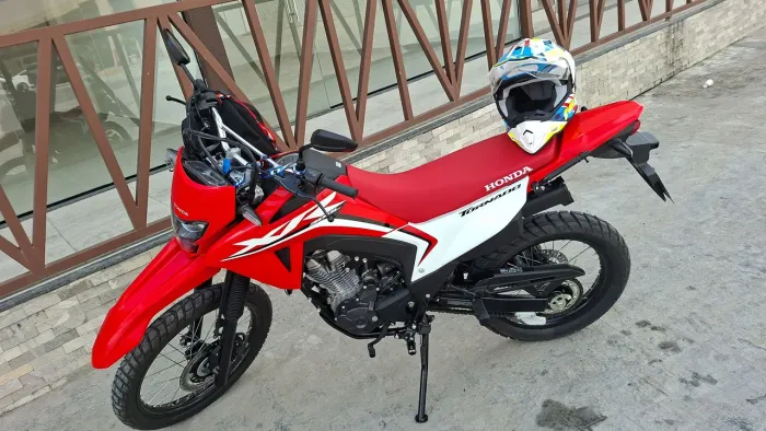Tornado 300 zero. Troco em carros
