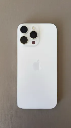 iPhone 16 Pro Max / 256GB / Impecável / Bateria 90% / Versão USA / Somente a vista